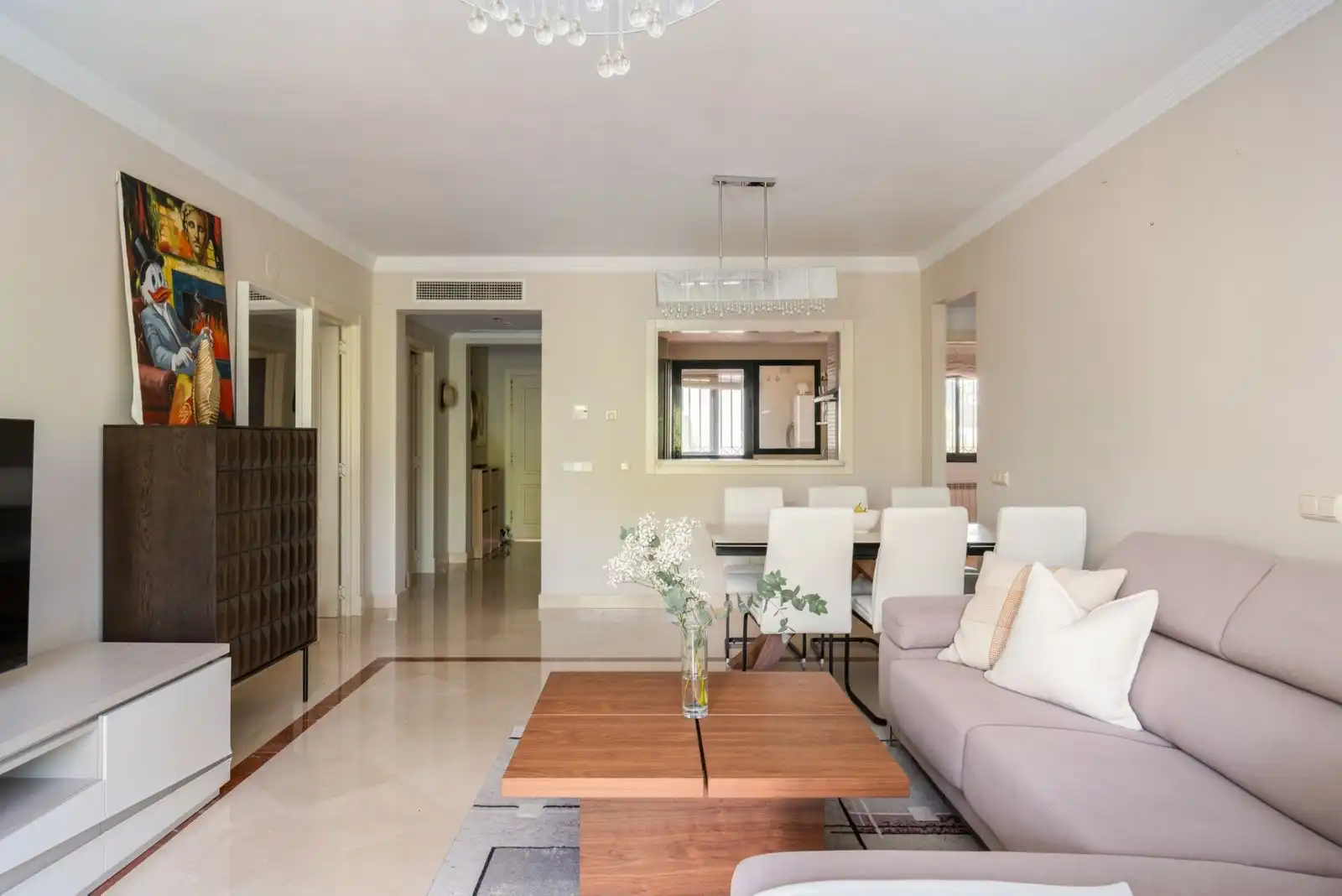 Sala d'estar de Apartament en venda en Marbella amb Aire condicionat, Terrassa i Traster