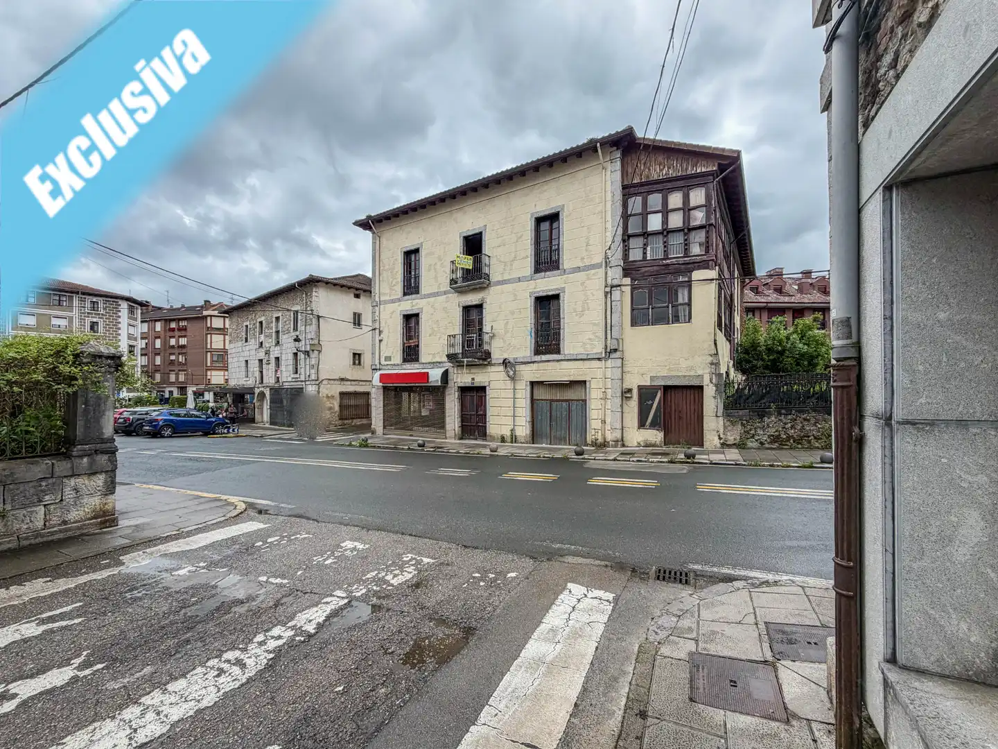 Vista exterior de Pis en venda en Ramales de la Victoria amb Jardí privat, Terrassa i Balcó