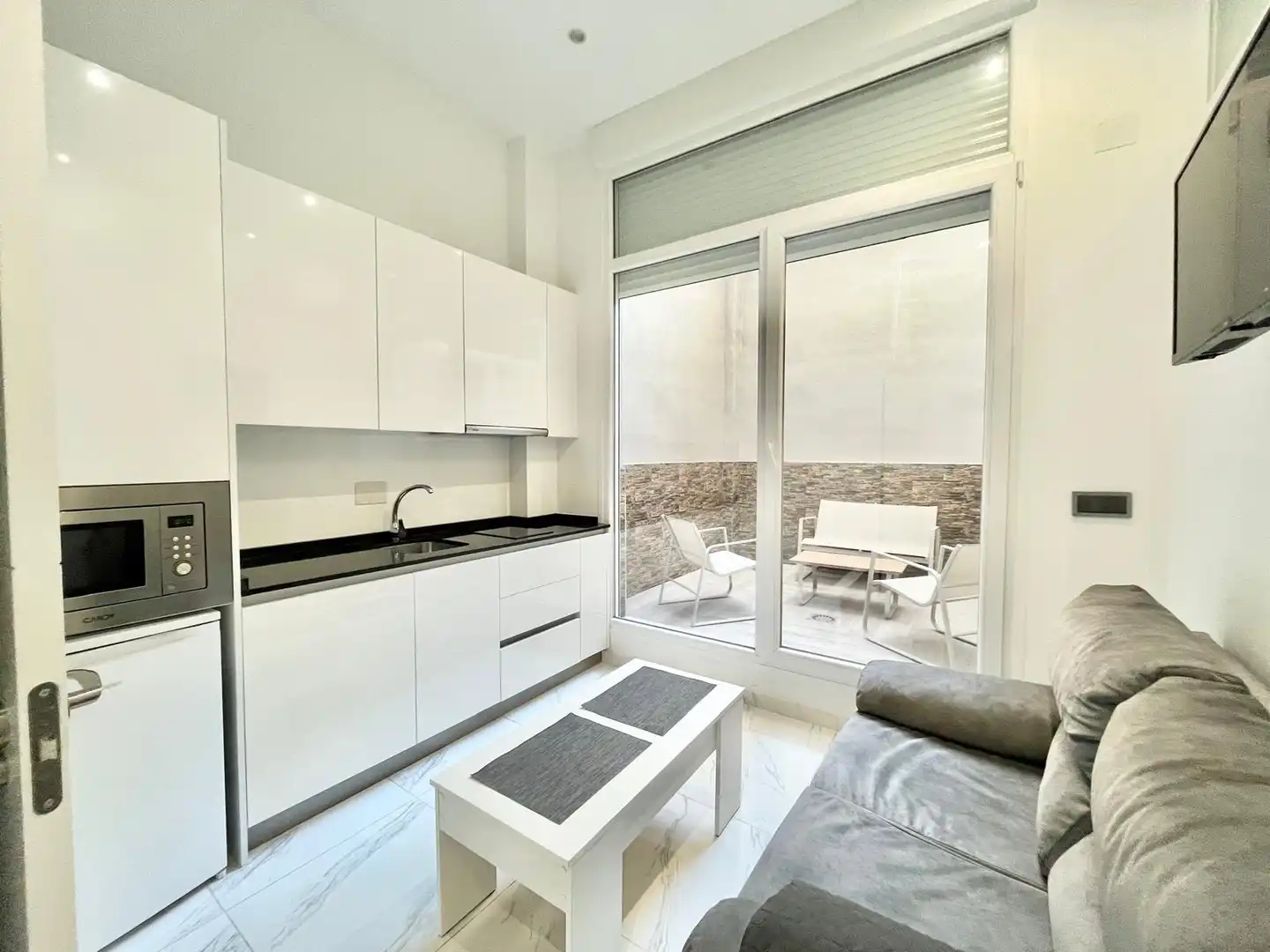 Cocina de Apartamento de alquiler en Torrevieja con Aire acondicionado, Calefacción y Terraza