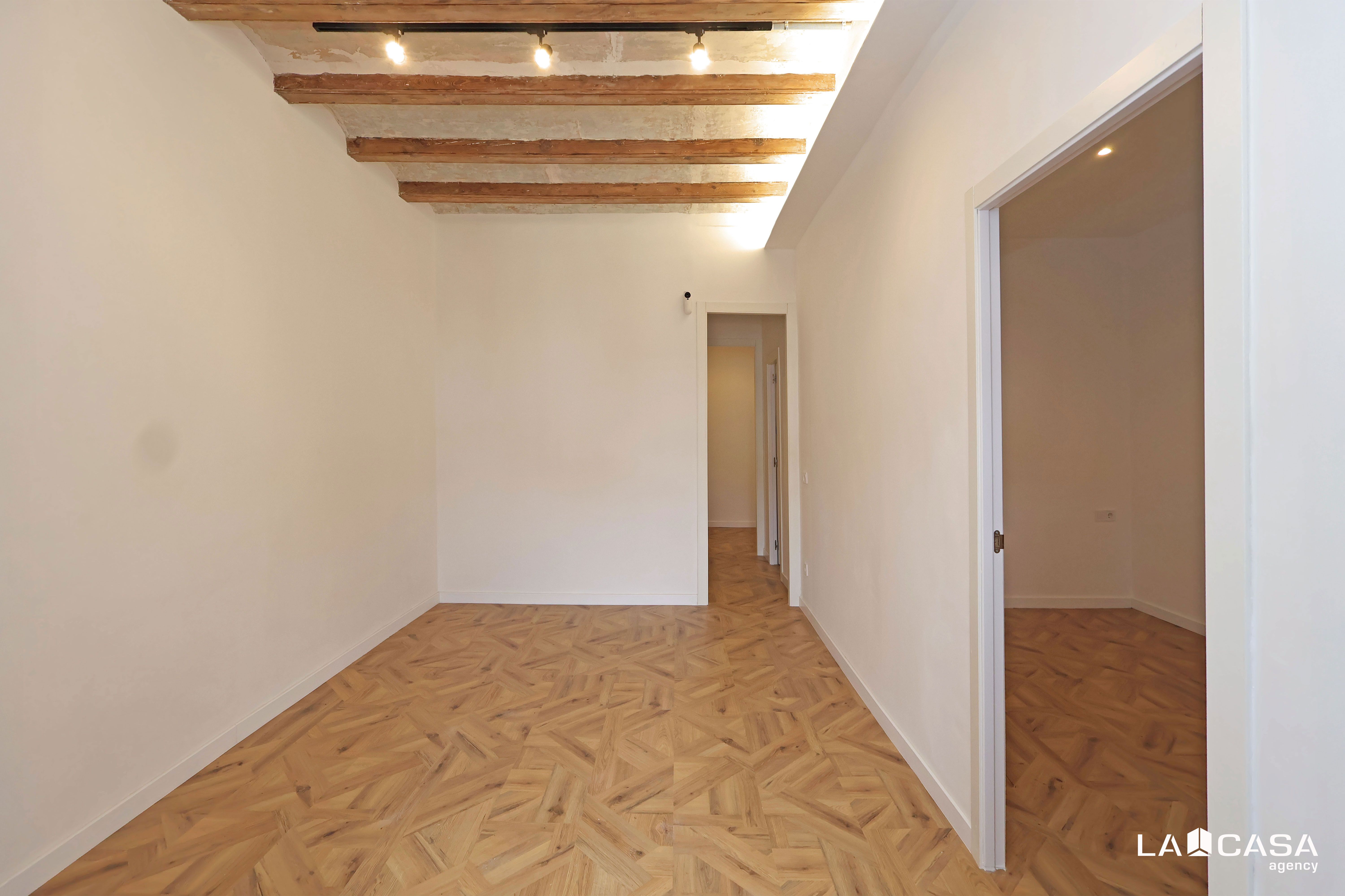 Flat for sale in L'Hospitalet de Llobregat  with Balcony