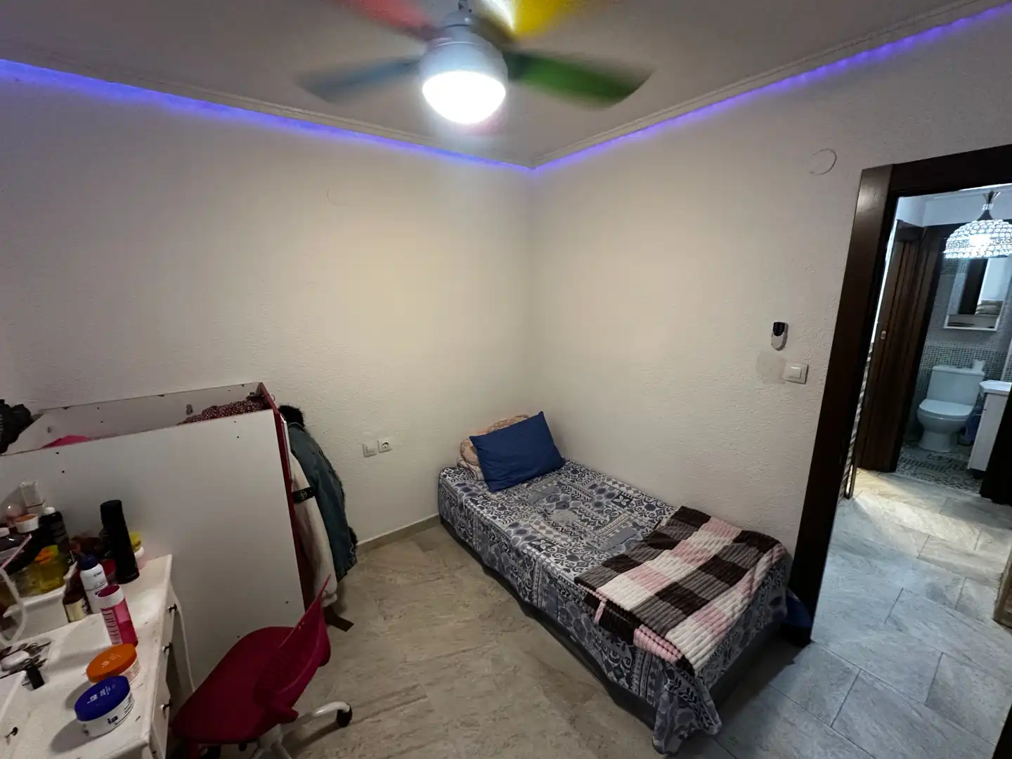 Wohnung zum Verkauf in Elche / Elx mit Klimaanlage, Heizung und Terrasse