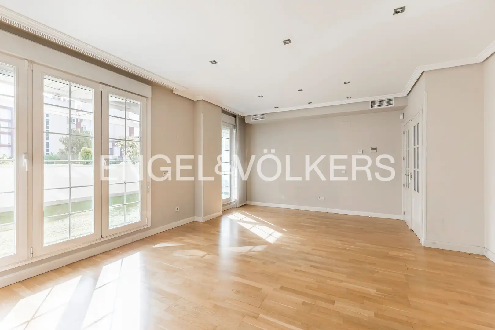 Sala de estar de Piso en venta en Madrid con Aire acondicionado, Calefacción y Jardín privado