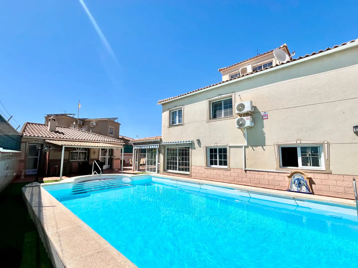 Piscina de Casa o chalet en venta en Torrevieja con Aire acondicionado, Calefacción y Jardín privado