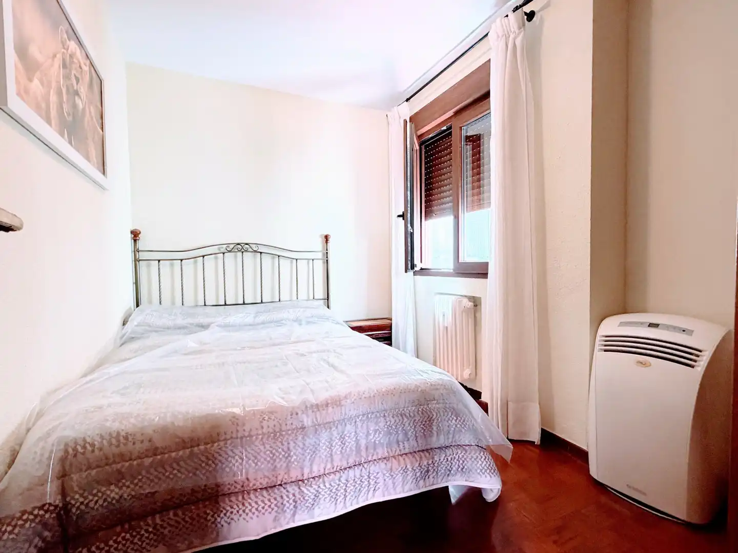 Dormitori de Pis de lloguer en Madrid amb Aire condicionat, Calefacció i Parquet
