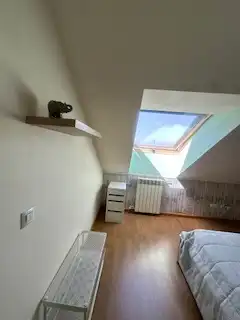 Habitación de Apartamento en venta en León Capital  con Calefacción, Parquet y Trastero