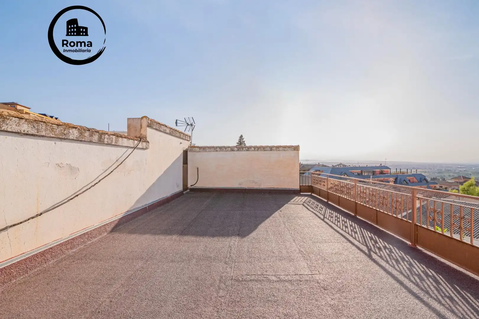 Casa amb terrassa en venda a Barrio de la Vega, imagen 43