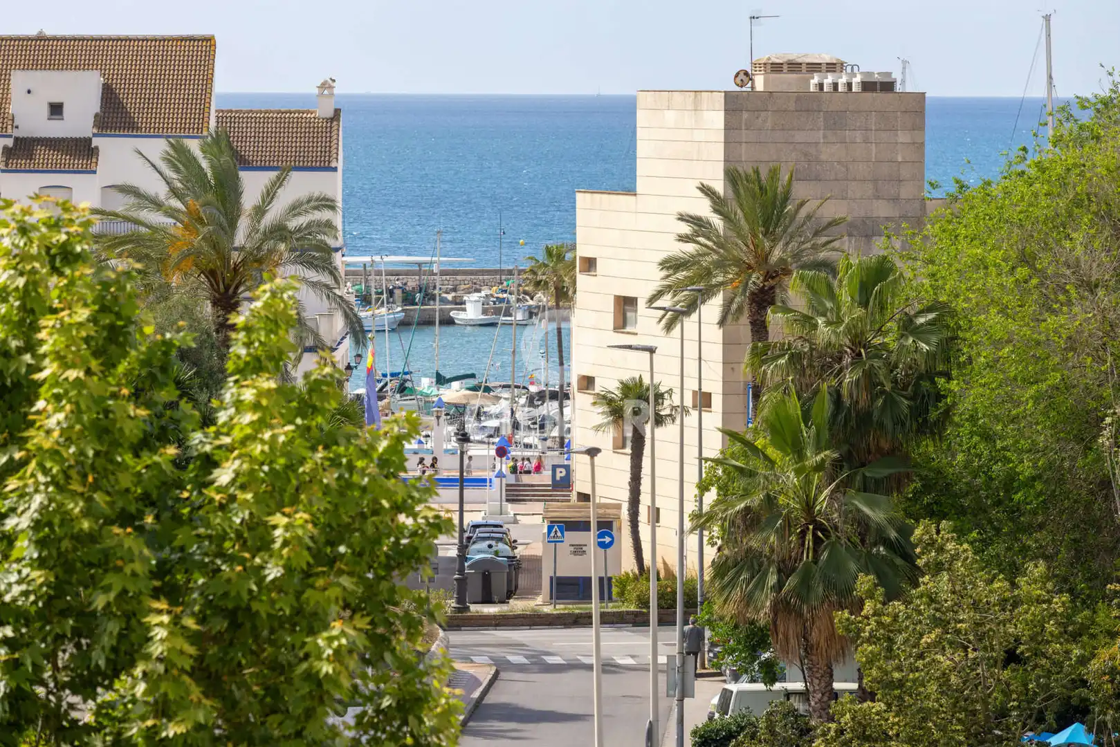 Vista exterior de Pis en venda en Estepona amb Calefacció, Traster i Piscina