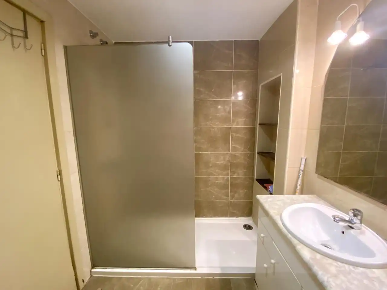 Badezimmer von Wohnung zur Miete in Valencia mit Möbliert