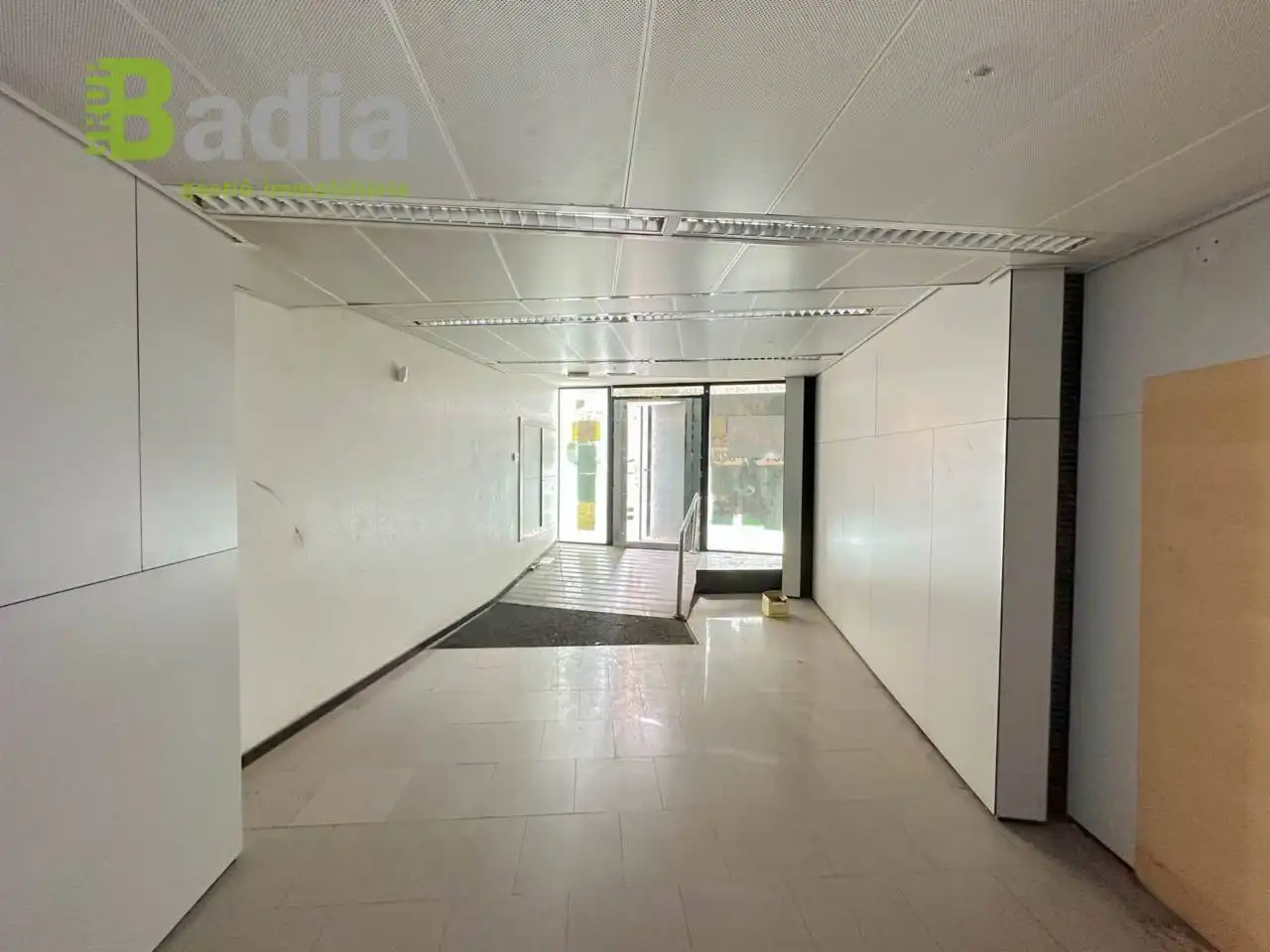 Local comercial en venda a Calle Maragall 17, imagen 2