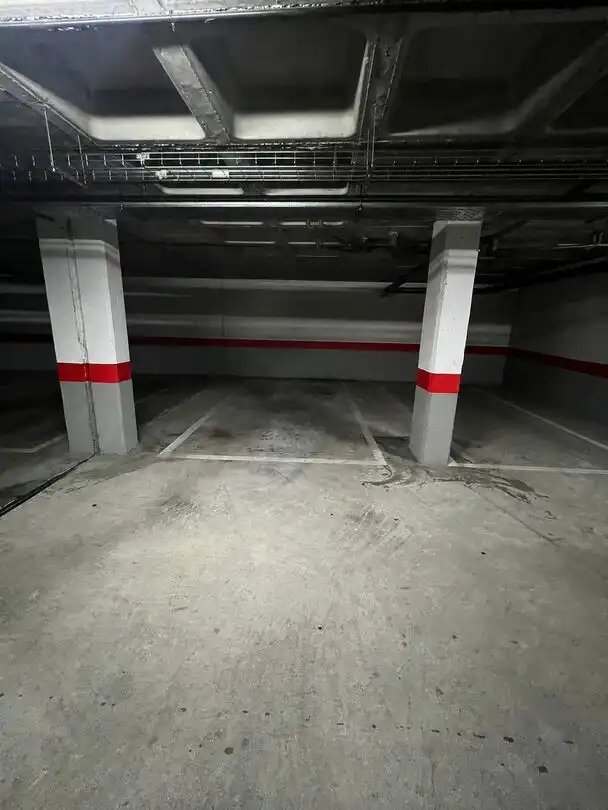 Parking of Flat for rent in Madrid  with Air Conditioner, Heating and Private garden