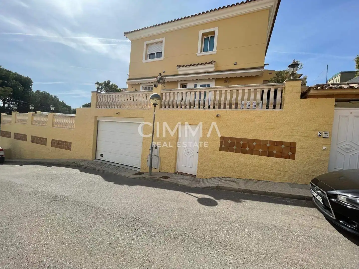 Vista exterior de Casa o xalet en venda en La Nucia amb Aire condicionat, Jardí privat i Terrassa