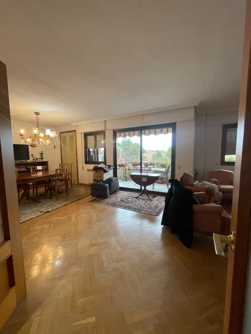 Sala de estar de Ático en venta en Pozuelo de Alarcón con Aire acondicionado, Calefacción y Jardín privado