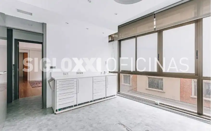 Kitchen of Office for sale in Barcelona