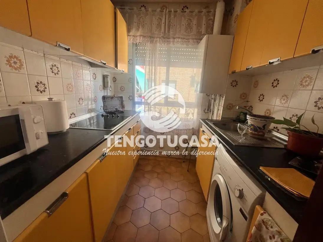 Cocina de Piso en venta en Madrid con Terraza, Amueblado y Horno