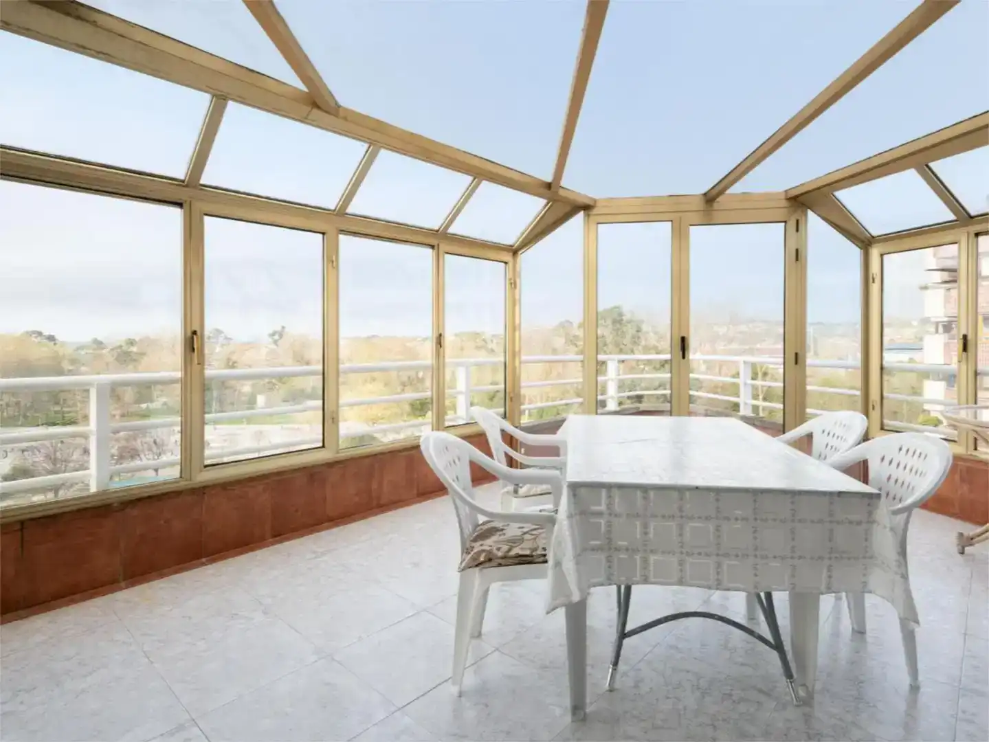 Terraza de Piso de alquiler en Gijón  con Parquet y Amueblado
