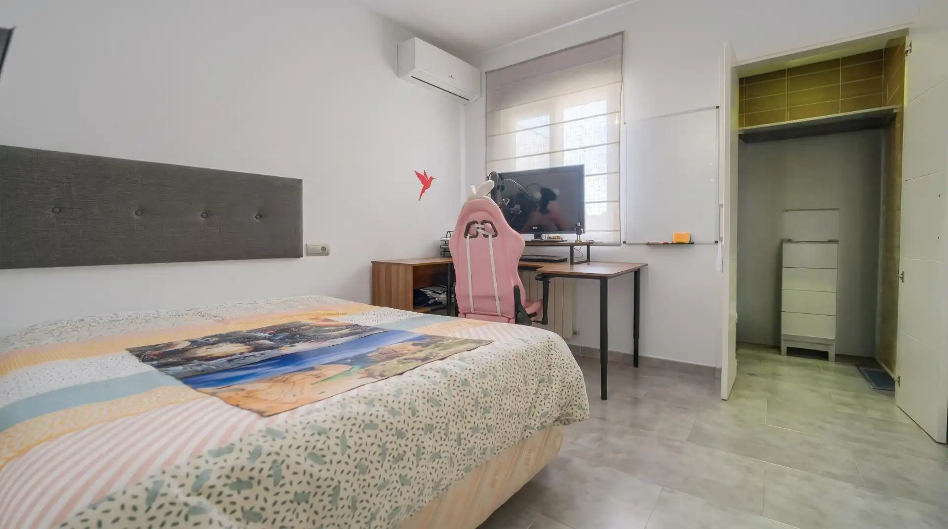 Habitación de Casa adosada en venta en Badolatosa, Sevilla