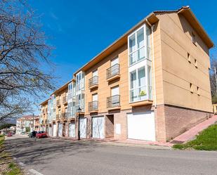 Vista exterior de Apartament en venda en Jarandilla de la Vera amb Terrassa i Balcó