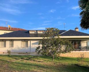 Vista exterior de Casa o xalet en venda en Cizur amb Jardí privat, Terrassa i Traster