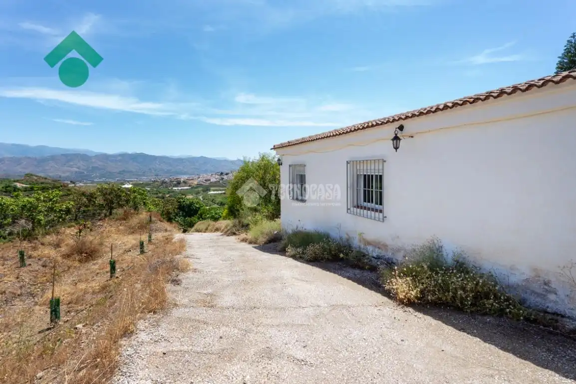 Vista exterior de Finca rústica en venda en Iznate amb Terrassa