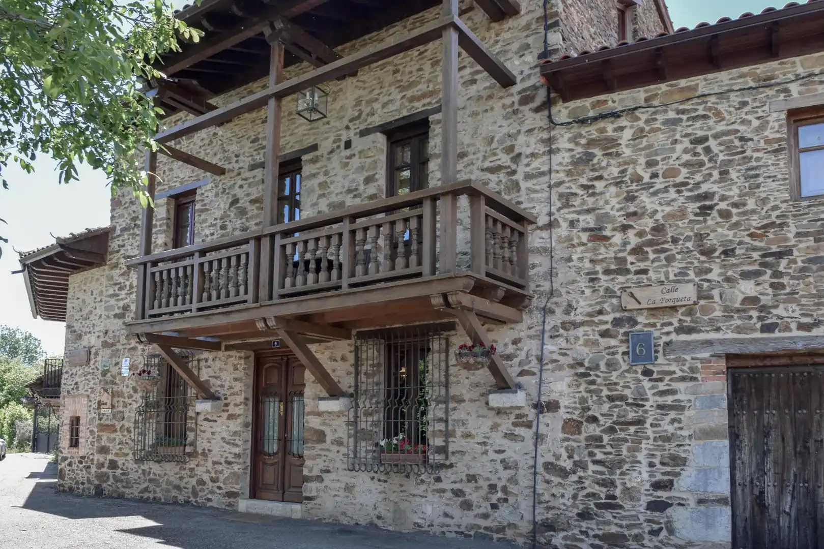 Vista exterior de Edifici en venda en Santa María de Ordás