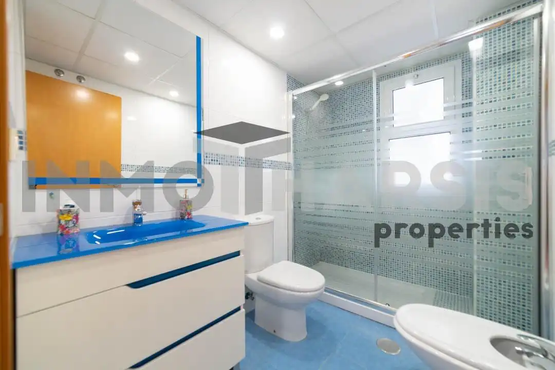Bathroom of Flat for sale in Almería  with Air Conditioner, Heating and Private garden