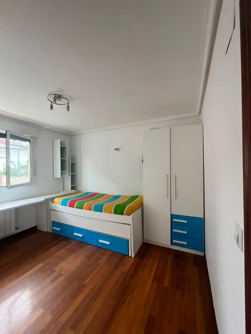 Schlafzimmer von Wohnung zum Verkauf in Voto mit Heizung, Abstellraum und Möbliert