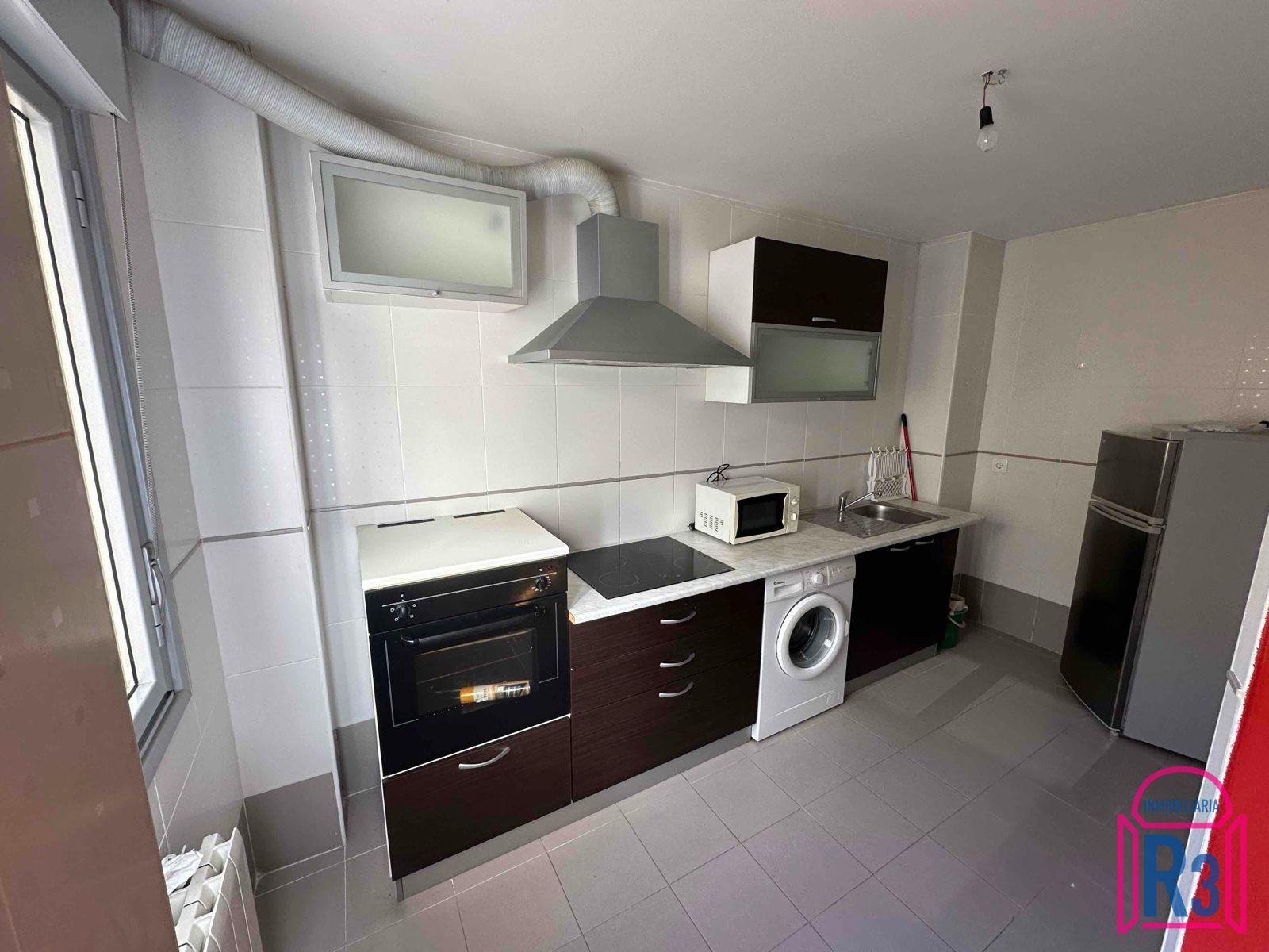 Cuina de Apartament en venda en León Capital  amb Calefacció, Terrassa i Traster