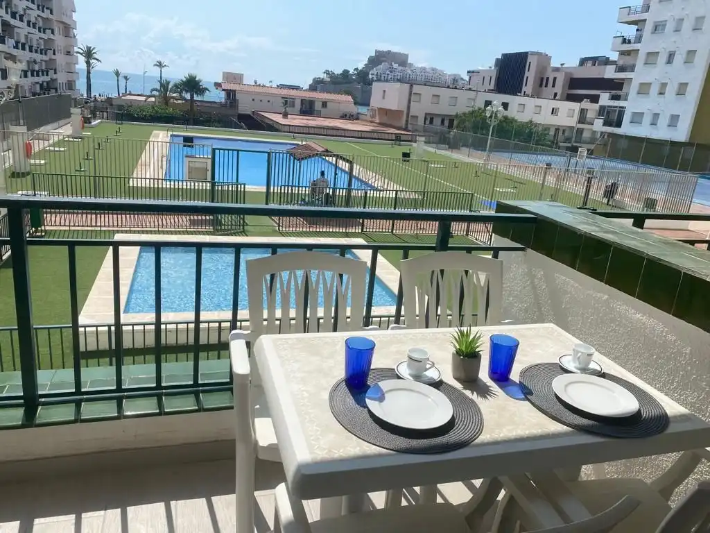 Apartamento con piscina en alquiler en Playa Norte