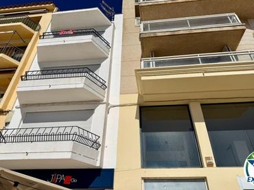 Mini appartamento con balcone in vendita a Carrer d'Aragó