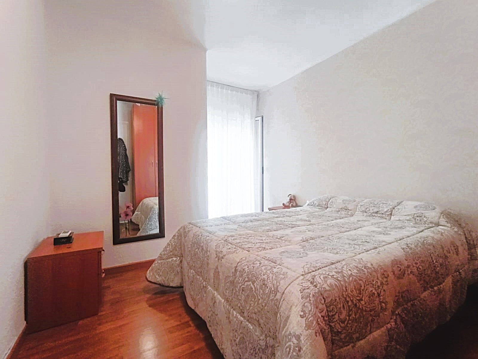 Habitación de Piso en venta en L'Hospitalet de Llobregat con Calefacción y Balcón