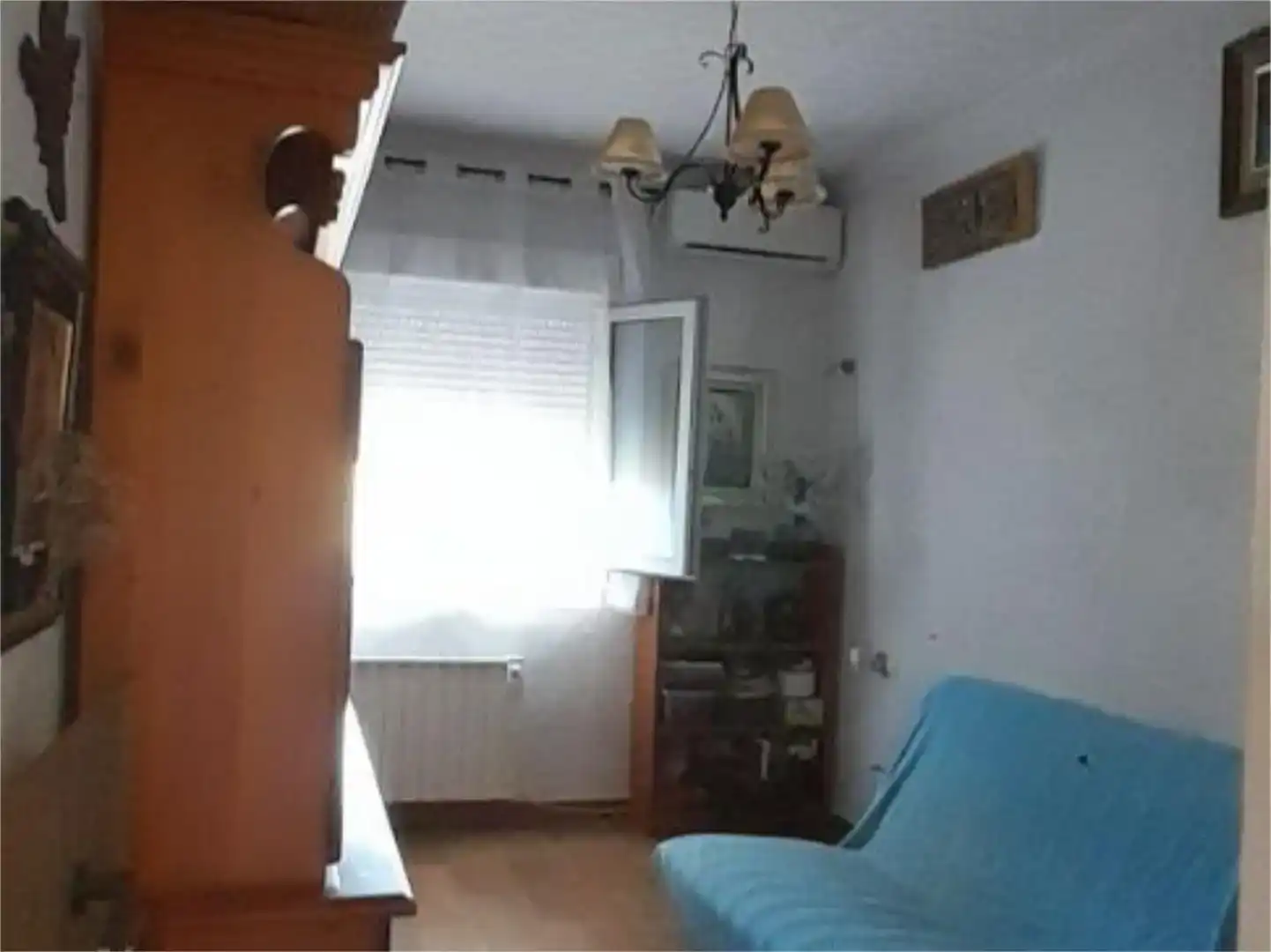 Bedroom of Flat for sale in Llombai  with Air Conditioner, Private garden and Storage room
