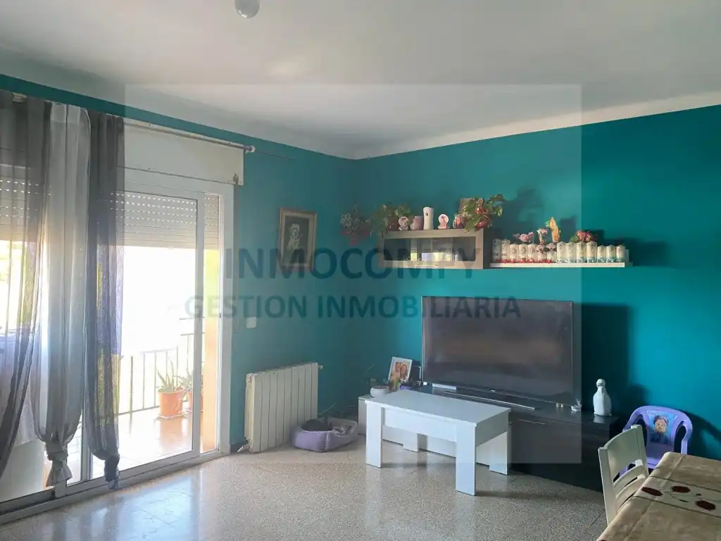 Sala d'estar de Apartament en venda en La Bisbal d'Empordà