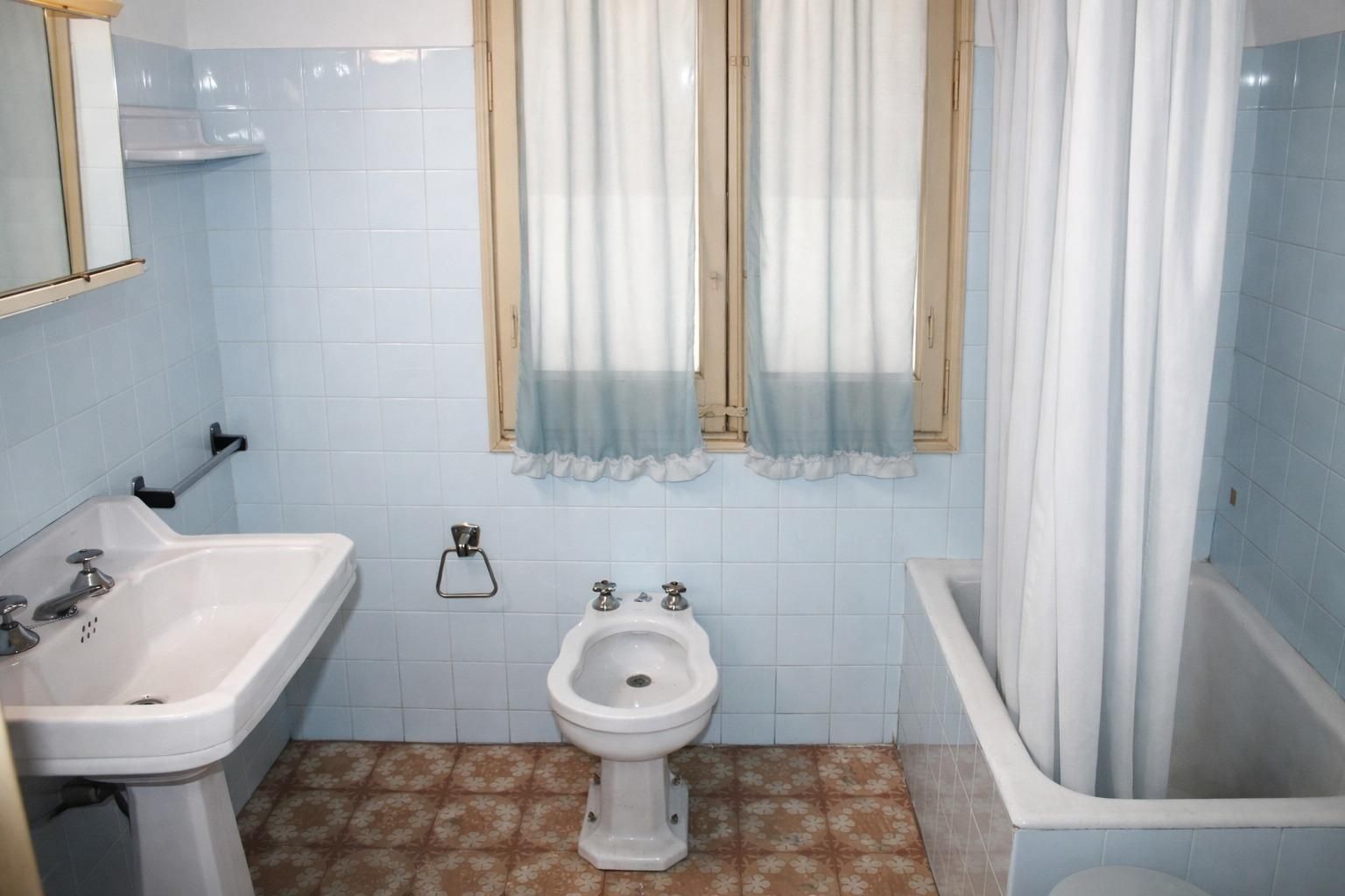 Bathroom of Single-family semi-detached for sale in Tàrrega  with Terrace and Balcony