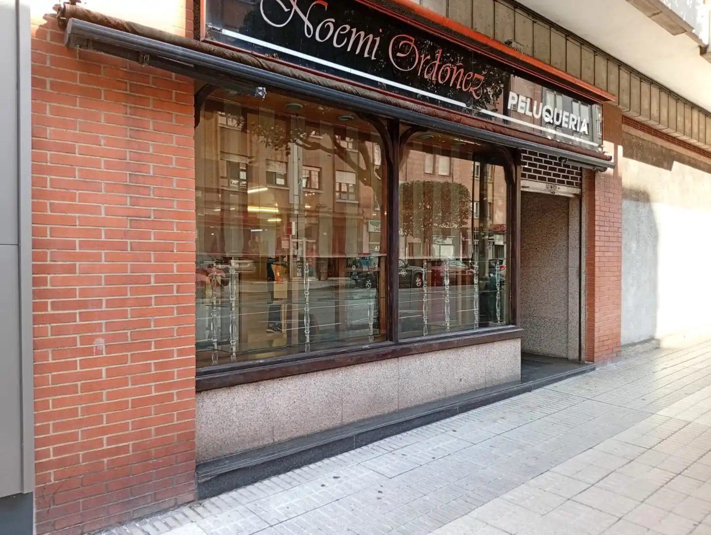 Local en venda en Gijón  amb Calefacció i Moblat