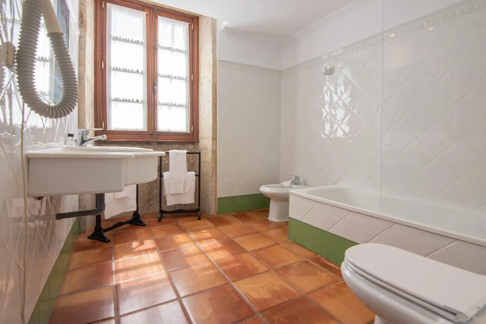 Baño de Finca rústica en venta en Cuntis con Jardín privado, Terraza y Piscina