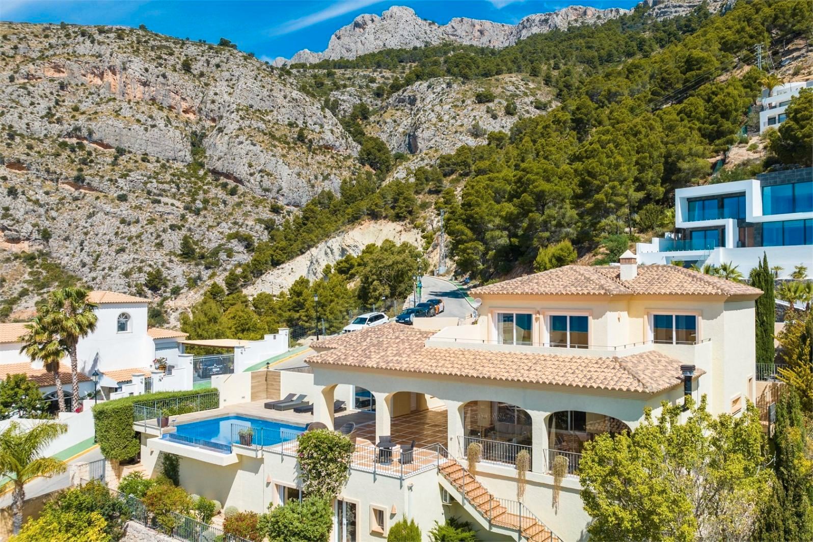 Vista exterior de Casa o xalet en venda en Alicante / Alacant amb Jardí privat