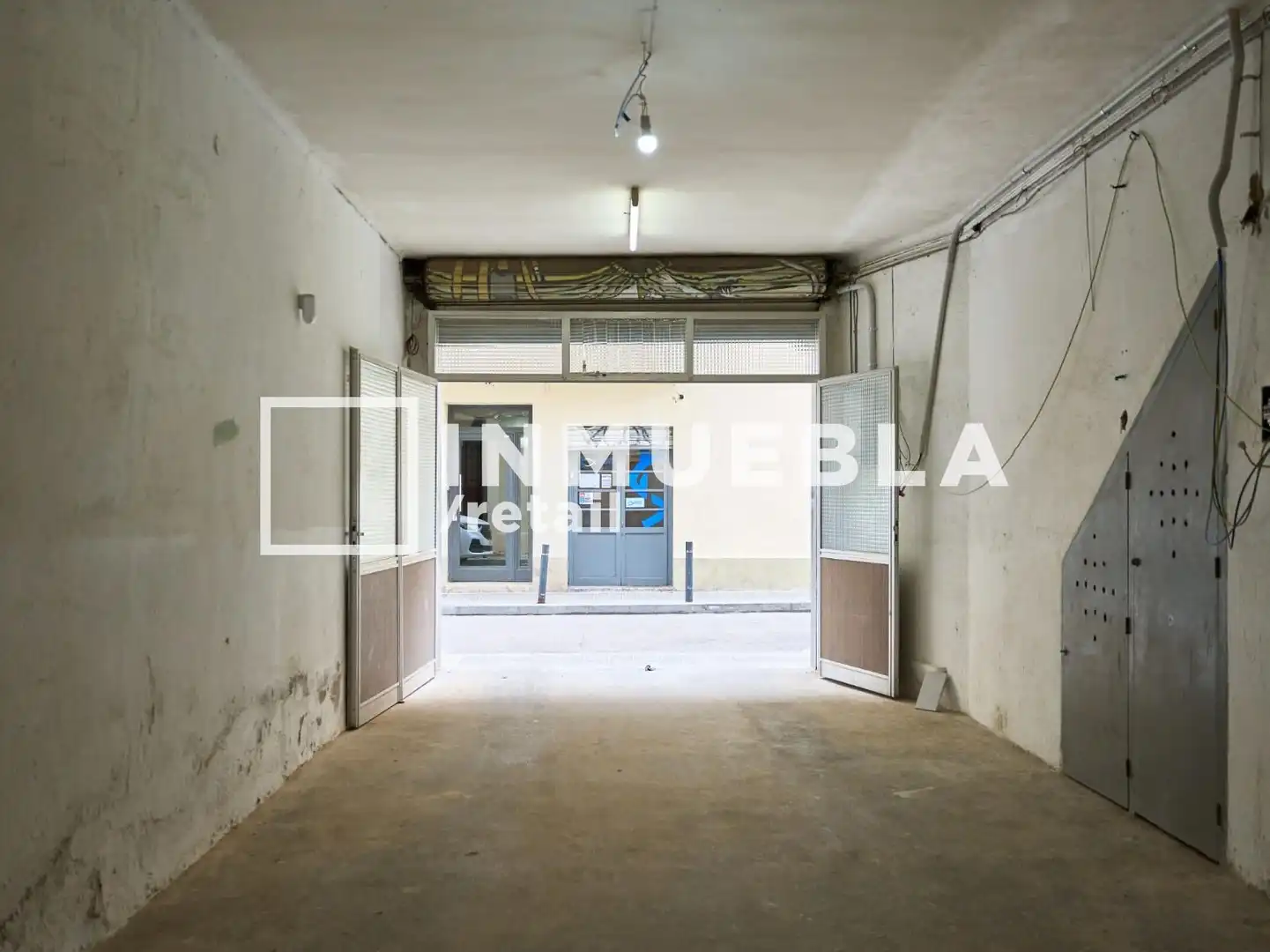 Vista exterior de Local en venda en  Barcelona Capital