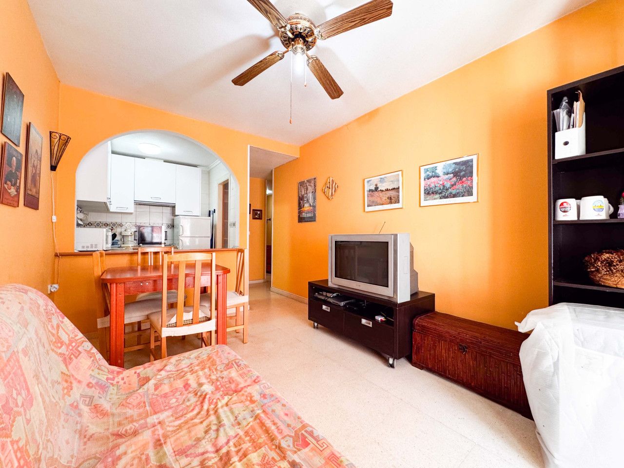 Living room of Flat for sale in Torrevieja  with Heating, Terrace and Furnished