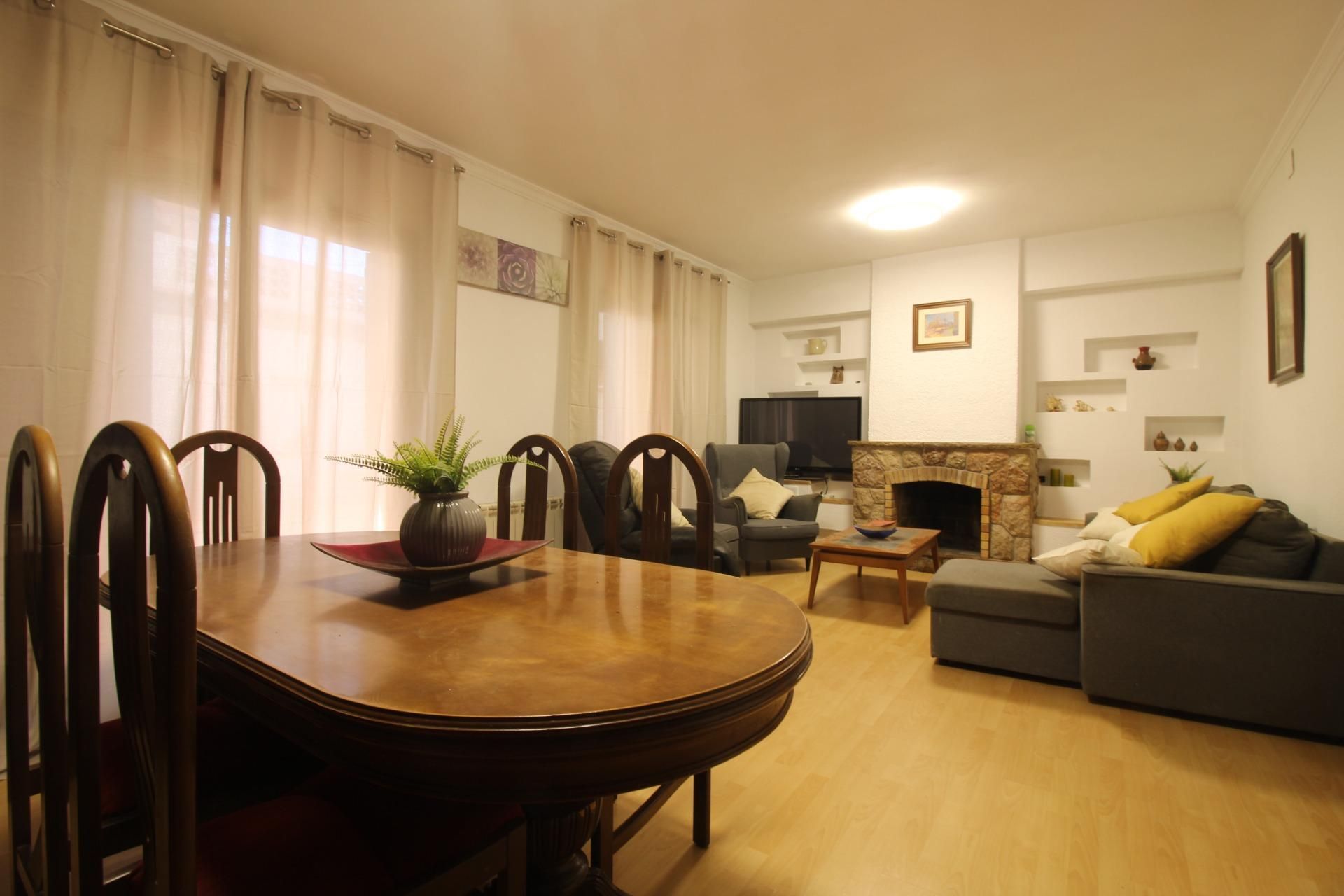 Sala d'estar de Pis de lloguer en Sant Pere de Ribes amb Calefacció, Terrassa i Moblat