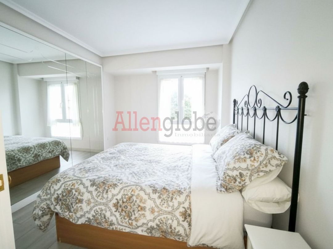 Dormitori de Pis en venda en Carreño amb Jardí privat