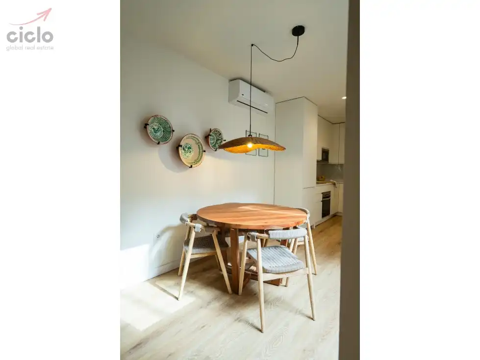 Dining room of Flat for sale in Sevilla  with Terrace, Swimming Pool and Furnished