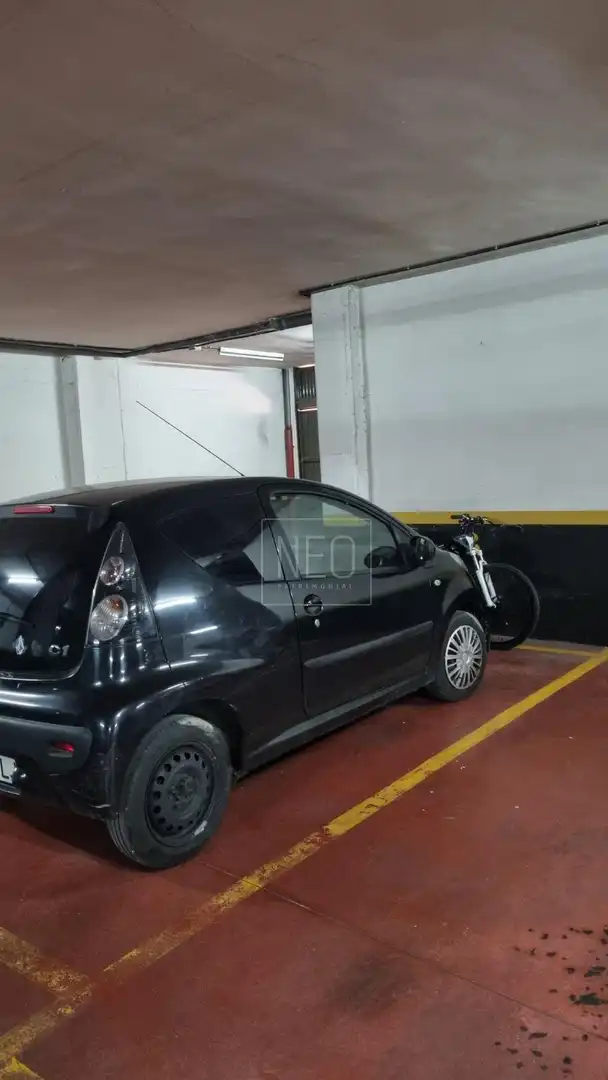 Parking de Dúplex en venta en Madrid con Aire acondicionado, Calefacción y Jardín privado