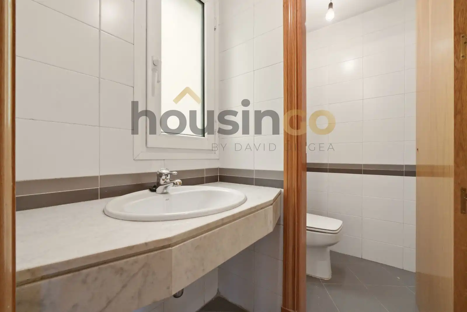Bathroom of Duplexes for sale in Madrid  with Terrace and Balcony