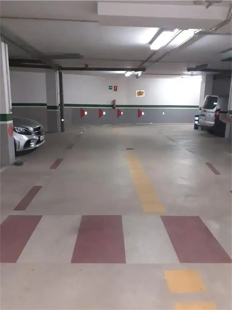 Parkplatz von Garage zum Verkauf in Benalúa