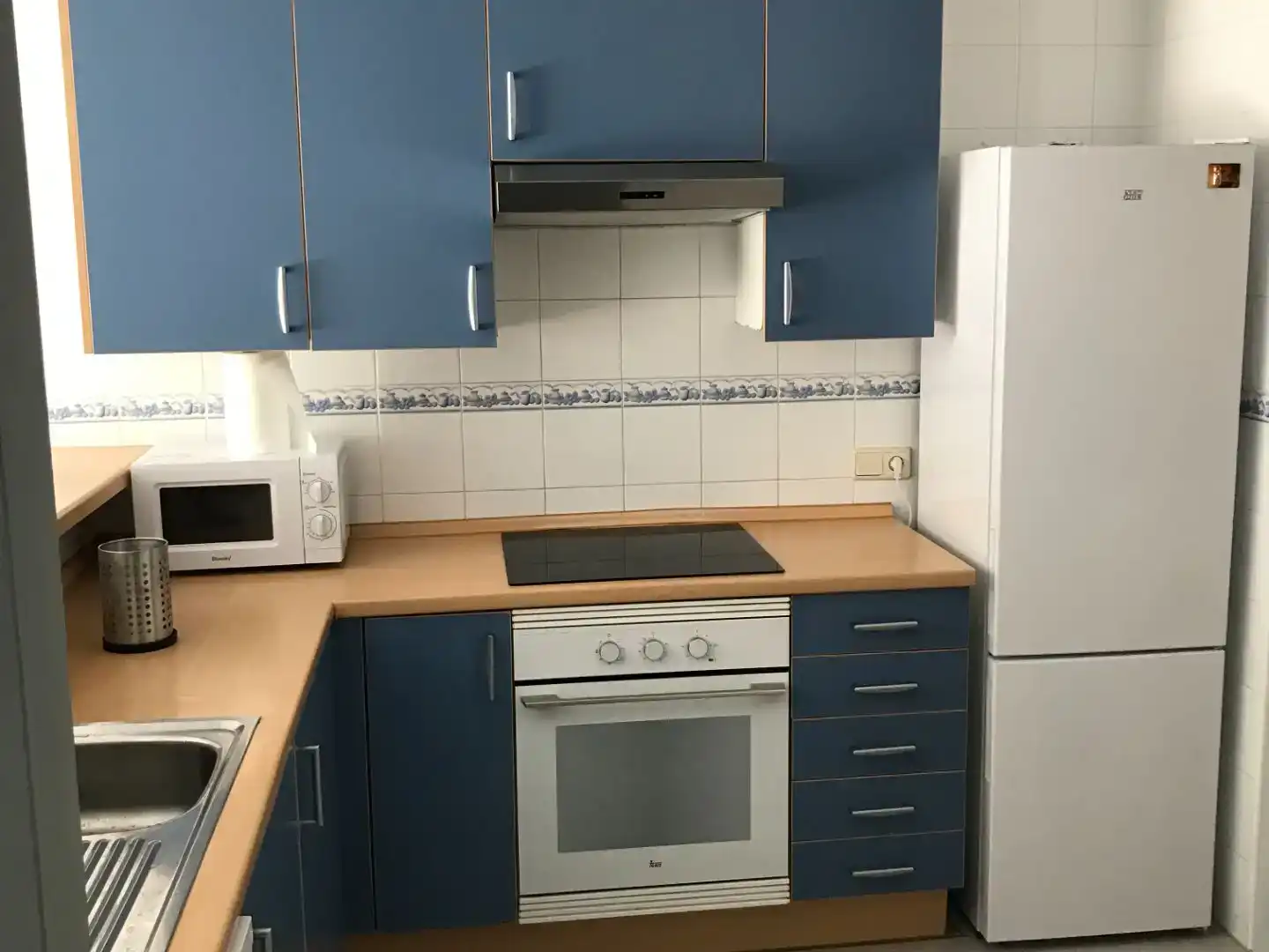 Cuina de Apartament en venda en Rota amb Piscina i Balcó