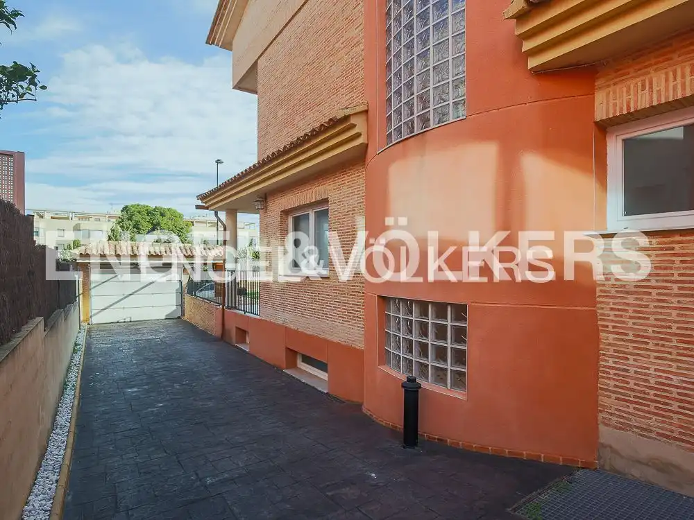Exterior view of Houses for rent in Torrent  with Air Conditioner, Heating and Private garden