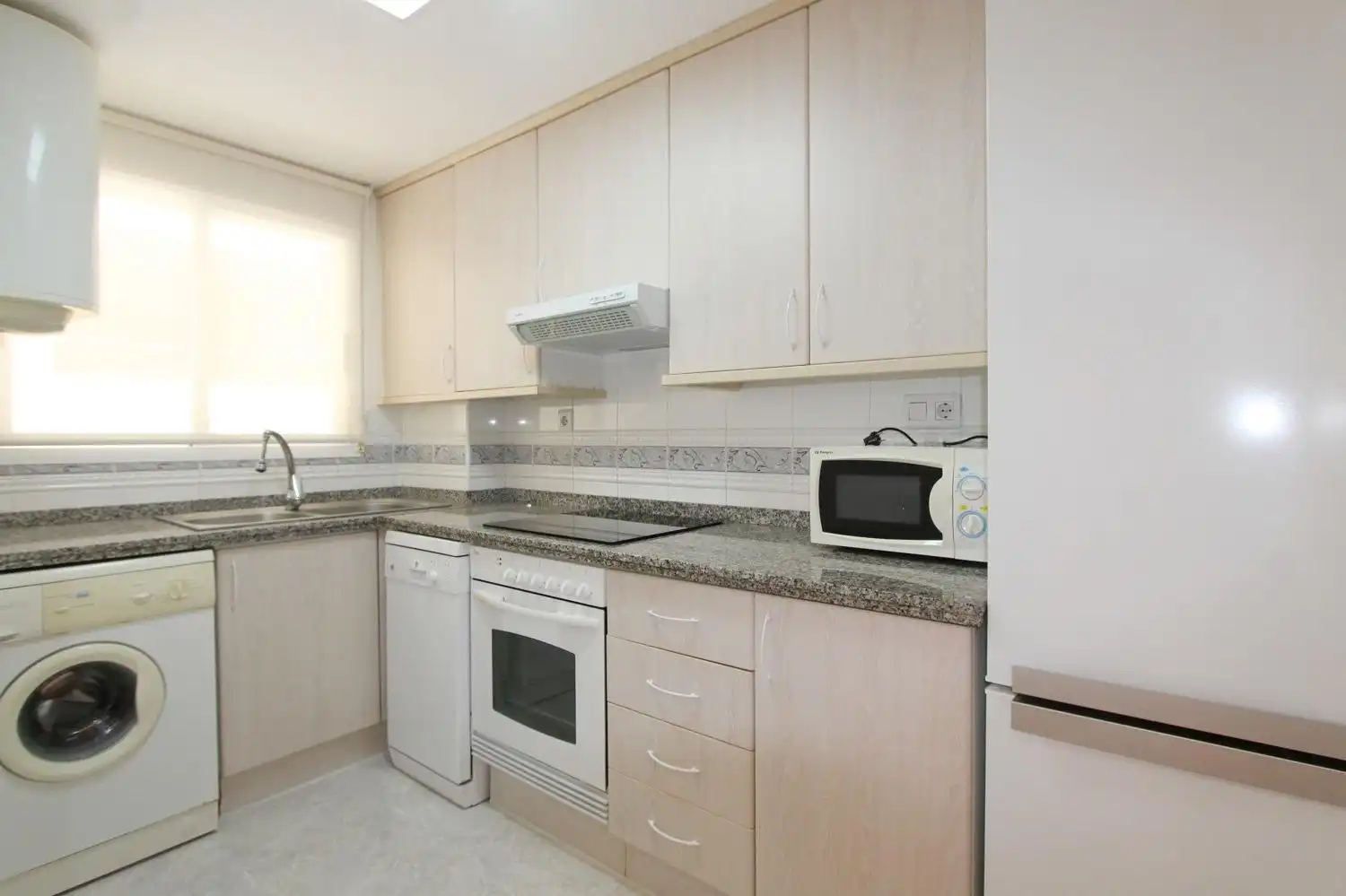 Kitchen of Flat for sale in Oropesa del Mar / Orpesa  with Air Conditioner, Terrace and Storage room