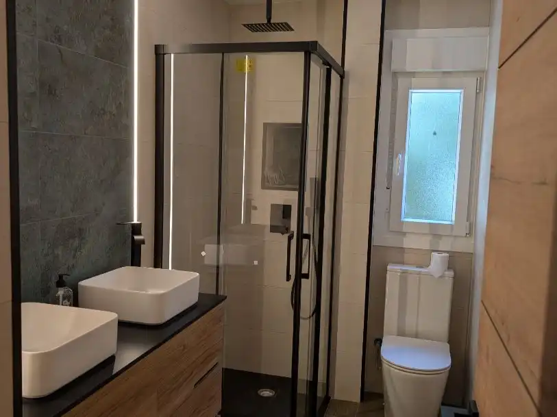 Bany de Apartament de lloguer en Badajoz amb Aire condicionat, Parquet i Moblat
