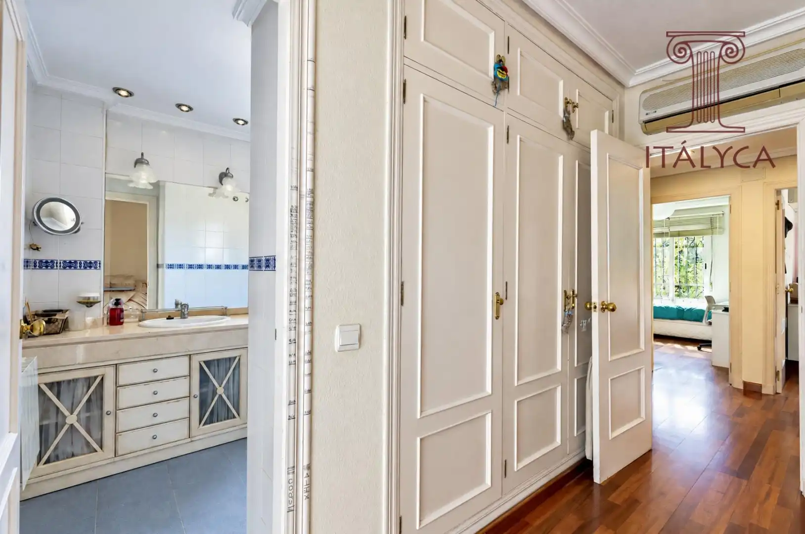 Casa aparellada amb terrassa en venda a Avenida Avenida Clara Campoamor, imagen 14
