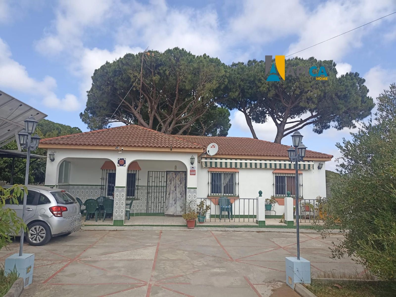 Exterior view of House or chalet for sale in Chiclana de la Frontera  with Terrace, Storage room and Swimming Pool